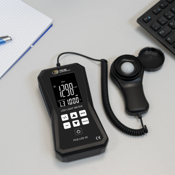 PCE LED 30 LED Işık Ölçer/Lüksmetre 40 / 400 / 4000 / 40000 / 400000 lx ya da fc