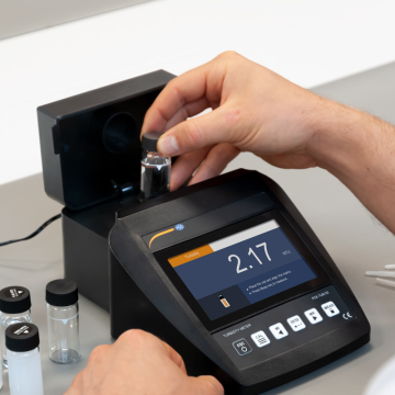 PCE TUM50 Renk Ölçer (Bulanıklık Ölçer) | 0... 2000 NTU  / 0... 500 EBC / 0... 9999 ASBC